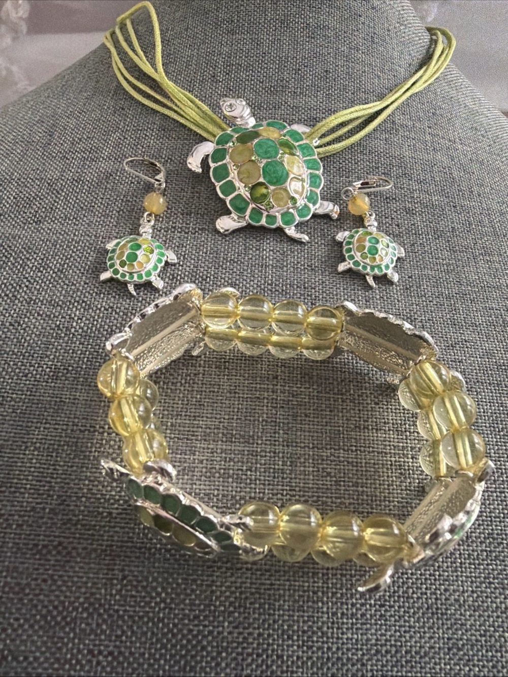 Green Turtle Necklace, Earrings & Bracelet Set - Women's Jewelry